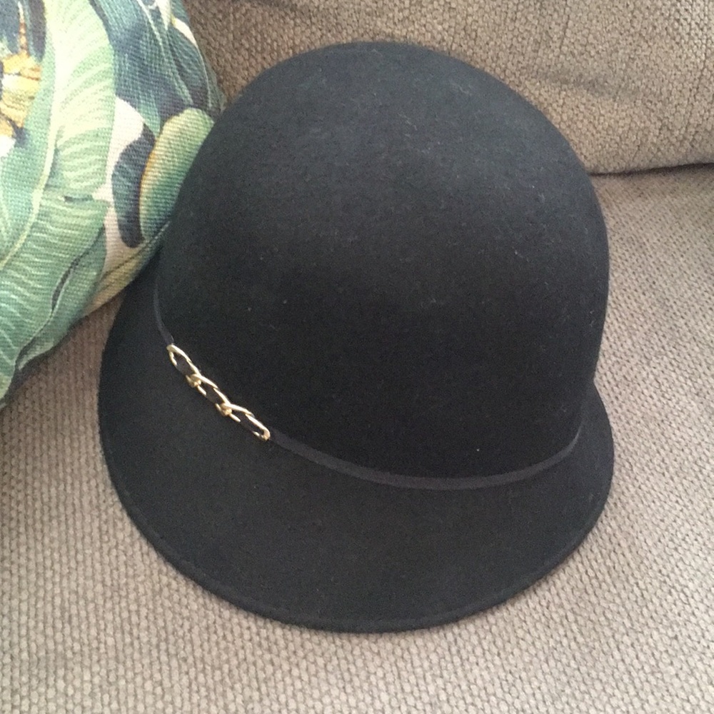 August accessories Hat